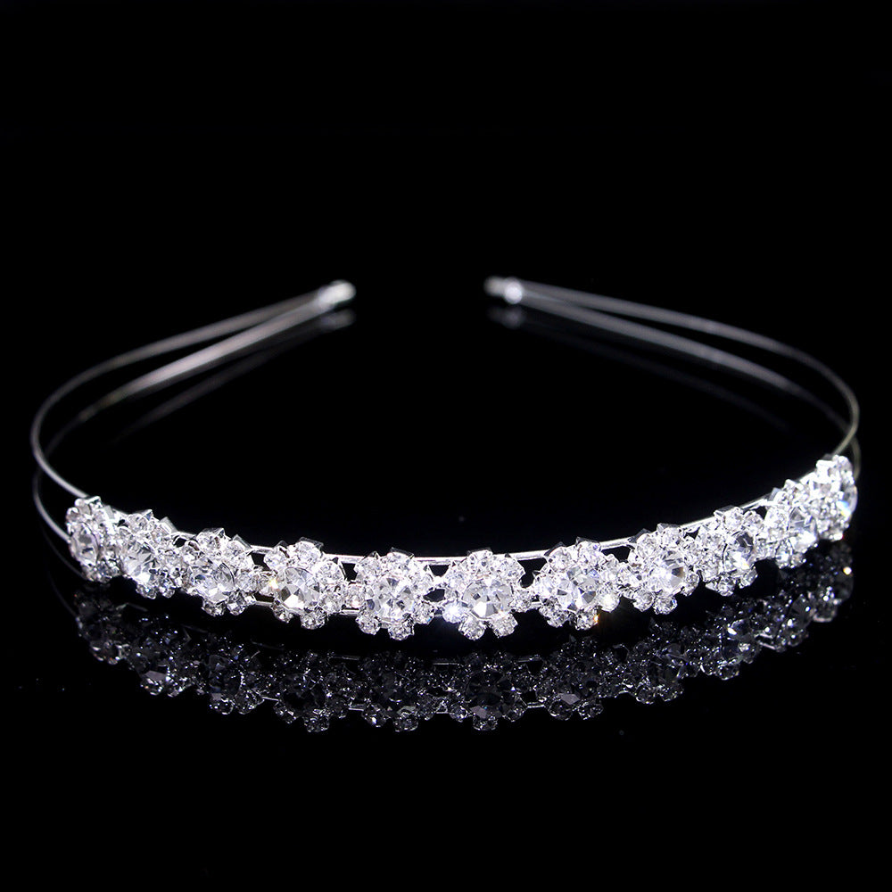 Wholesale Multi-layer pearl high-grade claw necklace exquisite rhinestone heart accessories